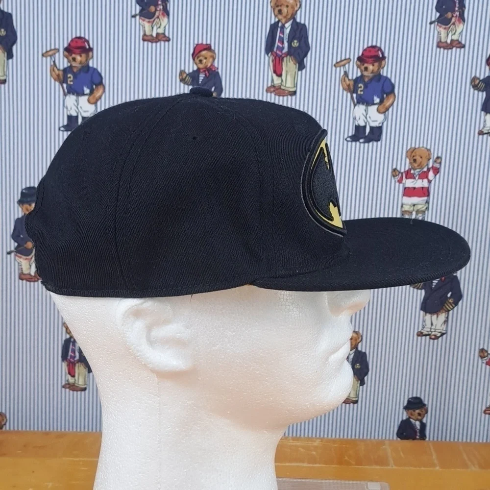 DC Comics Offical Batman patched raised logo black & yellow snapback hat